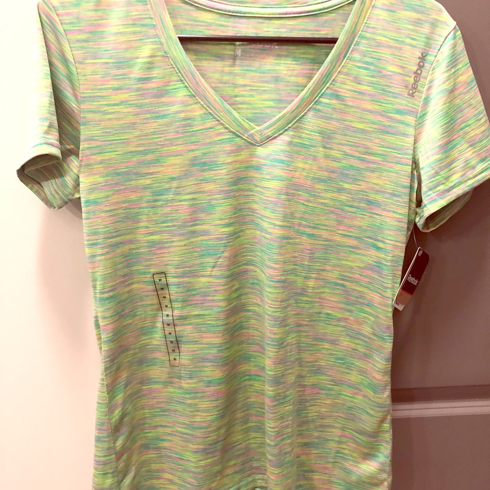 Women’s medium Reebok workout shirt NWT